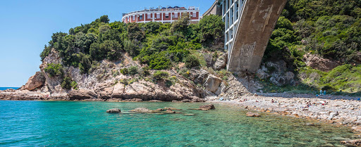 La Encantadora Playa De Calignaia