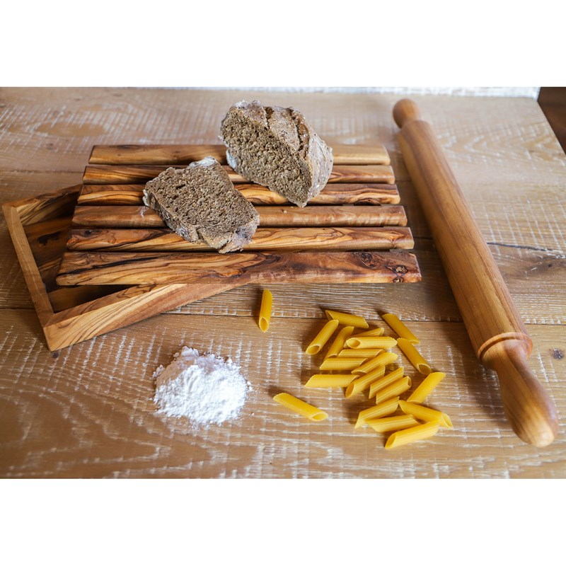 Tagliere per pane con mattarello con due impugnature in legno di Olivo,  Baffetti Stefania - Oggettistica in legno di Olivo Toscano - IT'S TUSCANY